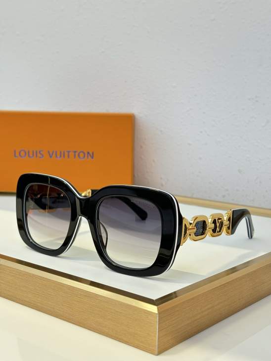 Picture of Louis Vuitton Sunglasses _SKUfw76770141fw
